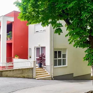  Appartement Stazion With Free Parking